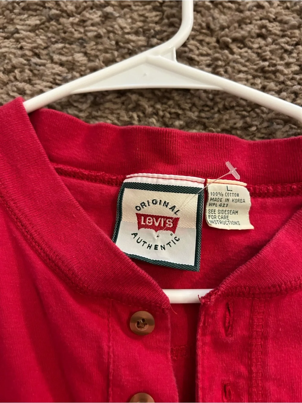 Men’s vintage Levi’s Henley size large long sleeve red shirt